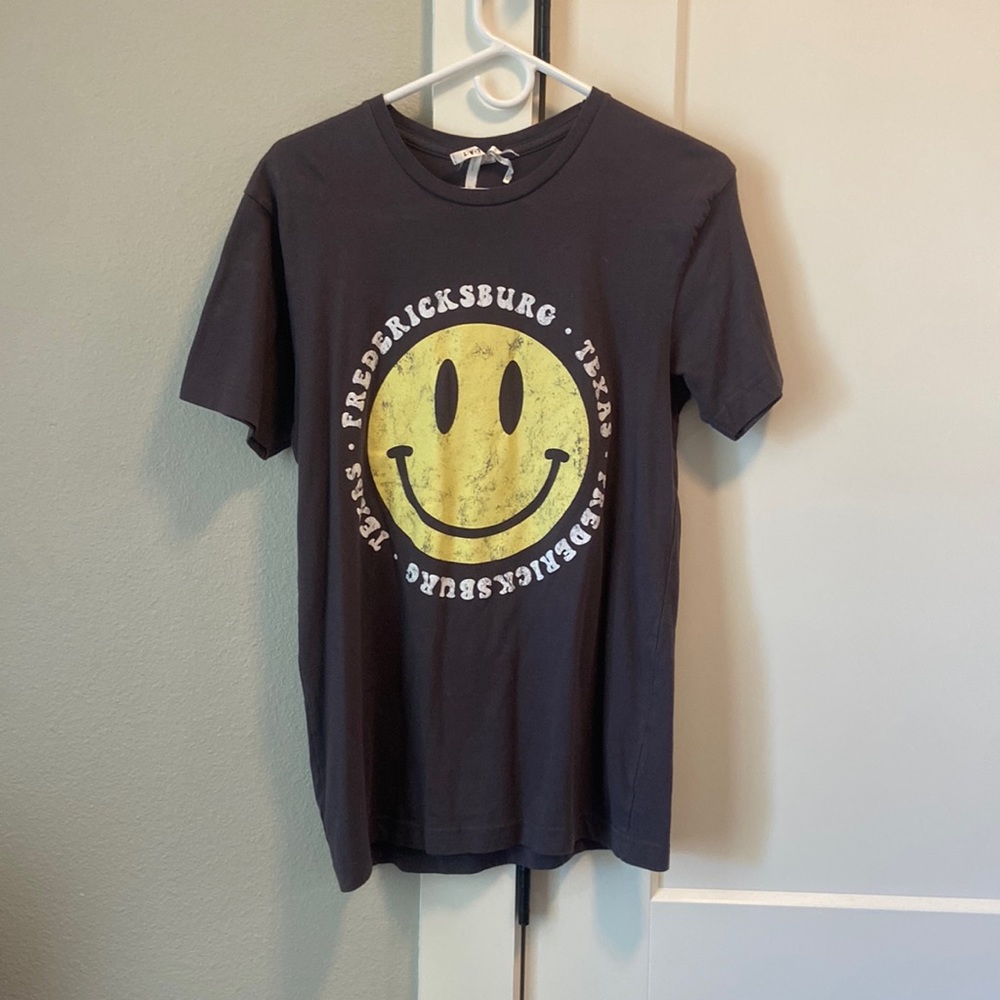 Fredericksburg smile tee